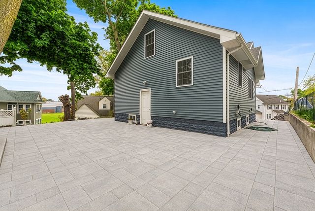 70 Edgehill Rd, Winthrop, MA 02152