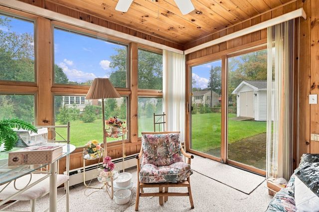 131 Valley Rd, Somerset, MA 02726