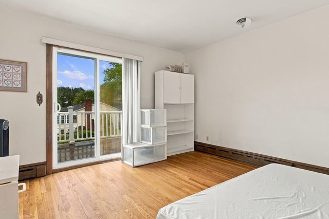 131 Valley Rd, Somerset, MA 02726