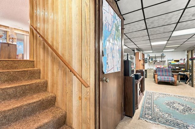 131 Valley Rd, Somerset, MA 02726