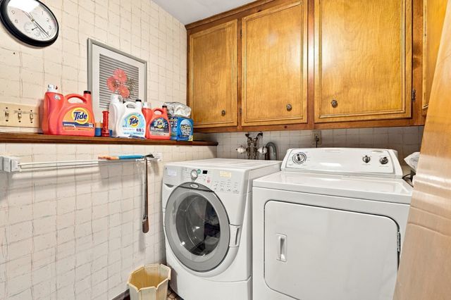 131 Valley Rd, Somerset, MA 02726