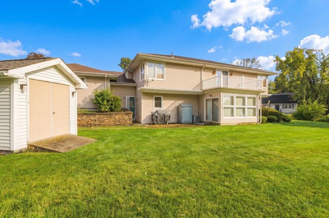 131 Valley Rd, Somerset, MA 02726