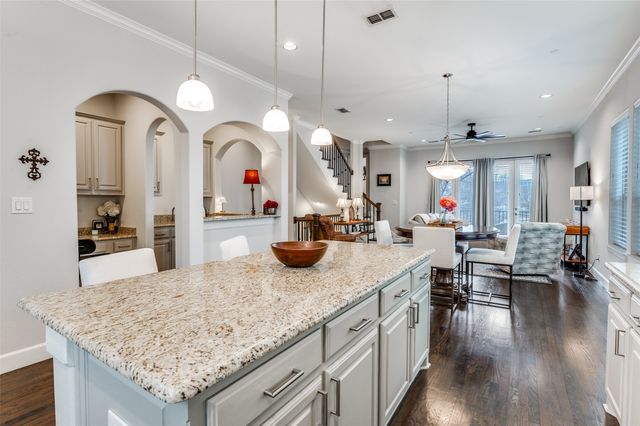 5038 Meridian Lane, Addison, TX 75001