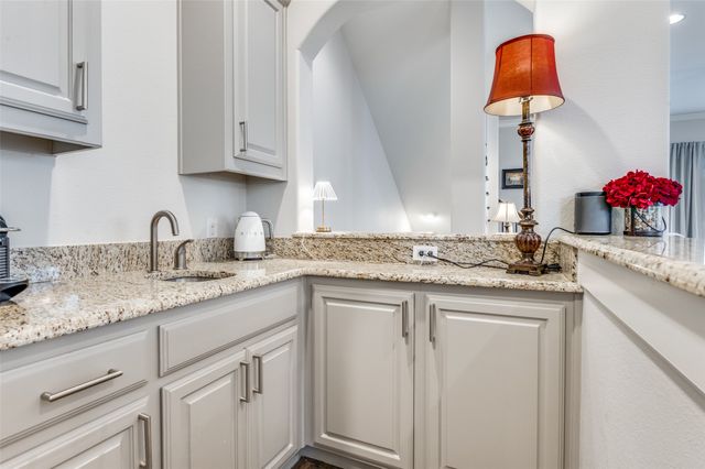 5038 Meridian Lane, Addison, TX 75001