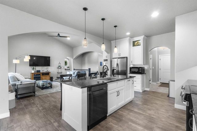 W7500 CROSS COUNTRY LANE, Hortonville, WI 54944