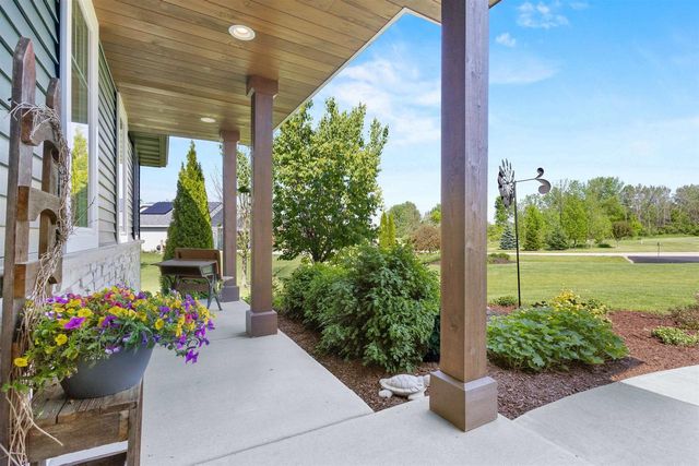 W7500 CROSS COUNTRY LANE, Hortonville, WI 54944