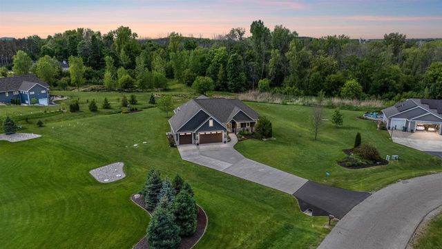 W7500 CROSS COUNTRY LANE, Hortonville, WI 54944