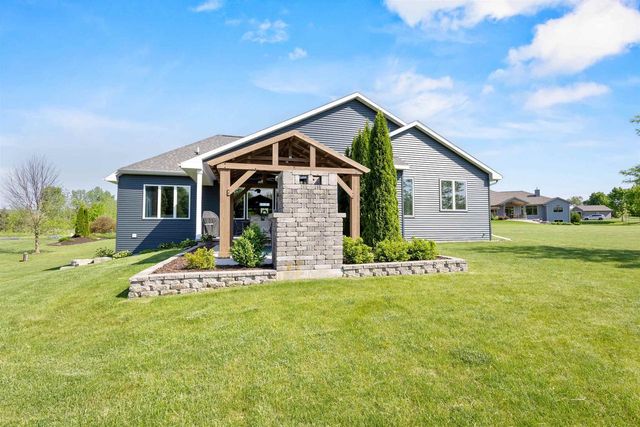 W7500 CROSS COUNTRY LANE, Hortonville, WI 54944
