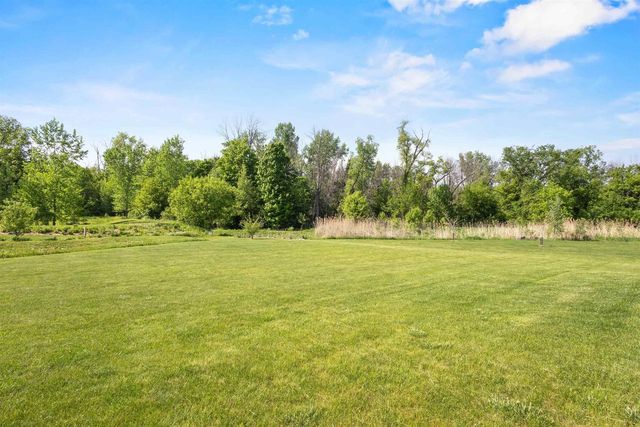 W7500 CROSS COUNTRY LANE, Hortonville, WI 54944