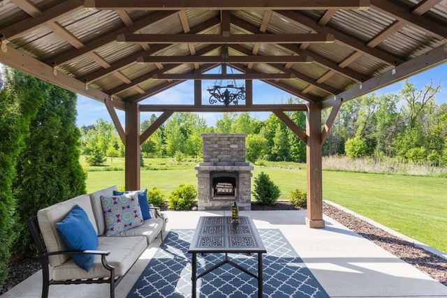 W7500 CROSS COUNTRY LANE, Hortonville, WI 54944