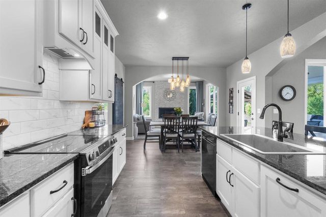 W7500 CROSS COUNTRY LANE, Hortonville, WI 54944