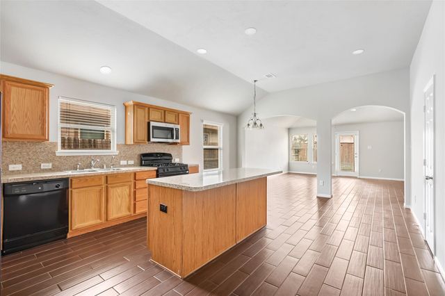 21915 Saragosa Pond Lane, Spring, TX 77379