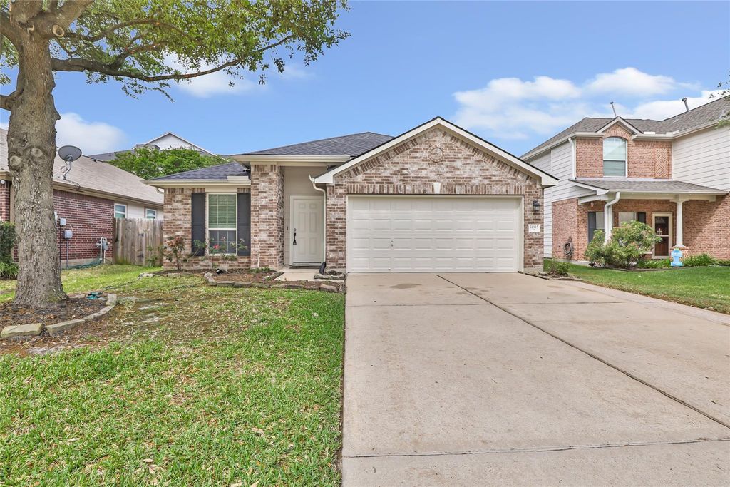 21915 Saragosa Pond Lane, Spring, TX 77379