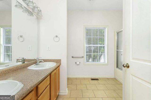 550 Oak Ridge Drive, Oxford, GA 30054