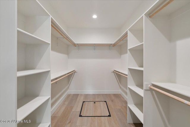 9262 N Secretariat Ln, Hayden, ID 83835