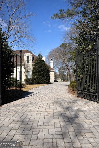 8360 Jett Ferry Road, Sandy Springs, GA 30350