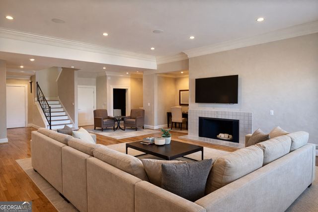 8360 Jett Ferry Road, Sandy Springs, GA 30350