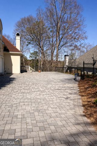 8360 Jett Ferry Road, Sandy Springs, GA 30350