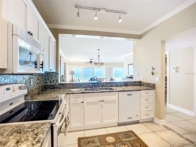 6006 GULF DRIVE 109, Holmes Beach, FL 34217