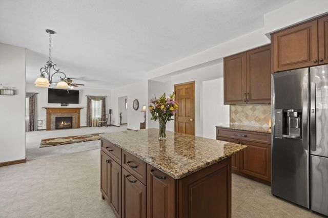 2458 Hickorybend Court, Grove City, OH 43123