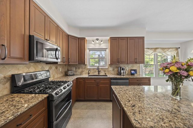 2458 Hickorybend Court, Grove City, OH 43123