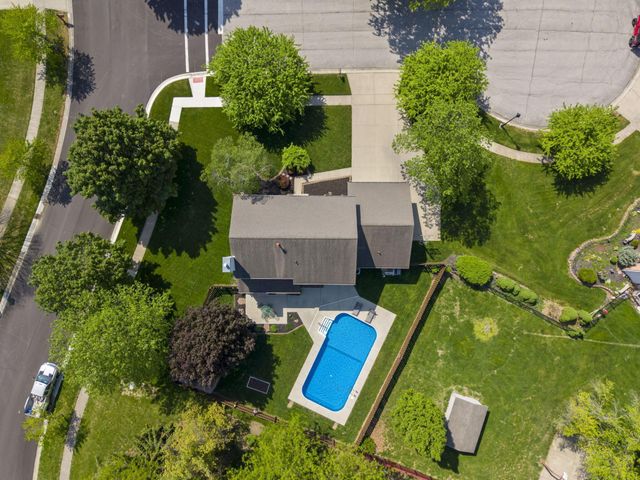 2458 Hickorybend Court, Grove City, OH 43123