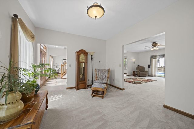 2458 Hickorybend Court, Grove City, OH 43123