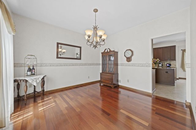 2458 Hickorybend Court, Grove City, OH 43123
