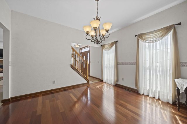 2458 Hickorybend Court, Grove City, OH 43123