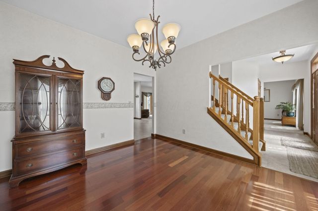 2458 Hickorybend Court, Grove City, OH 43123