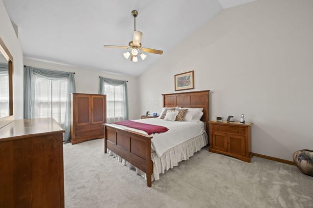 2458 Hickorybend Court, Grove City, OH 43123