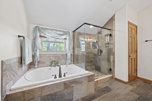 2458 Hickorybend Court, Grove City, OH 43123
