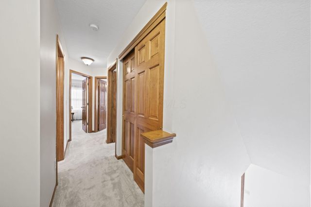 2458 Hickorybend Court, Grove City, OH 43123