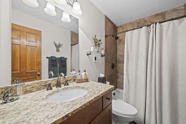 2458 Hickorybend Court, Grove City, OH 43123