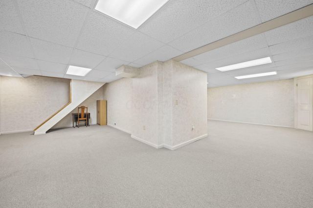 2458 Hickorybend Court, Grove City, OH 43123