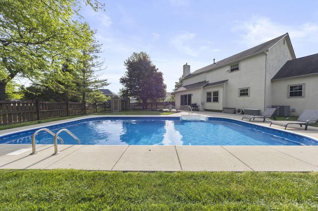 2458 Hickorybend Court, Grove City, OH 43123