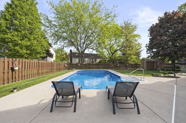 2458 Hickorybend Court, Grove City, OH 43123