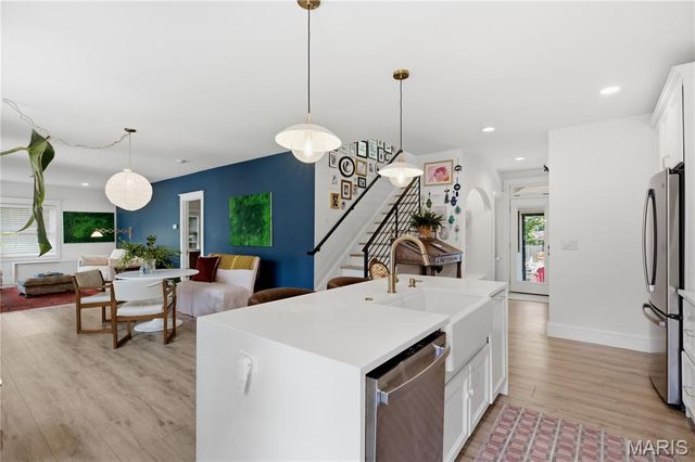 513 Hollywood Place, Webster Groves, MO 63119