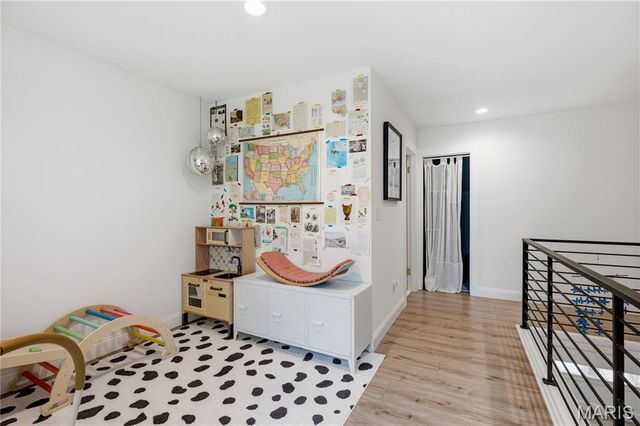 513 Hollywood Place, Webster Groves, MO 63119