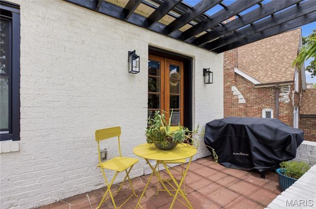 513 Hollywood Place, Webster Groves, MO 63119