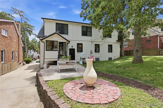 513 Hollywood Place, Webster Groves, MO 63119