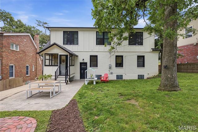 513 Hollywood Place, Webster Groves, MO 63119
