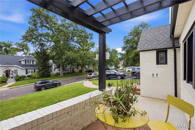 513 Hollywood Place, Webster Groves, MO 63119