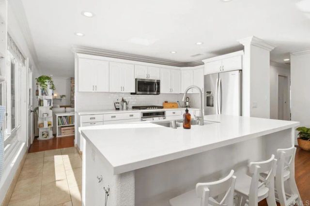 6849 Ballinger Avenue, San Diego, CA 92119