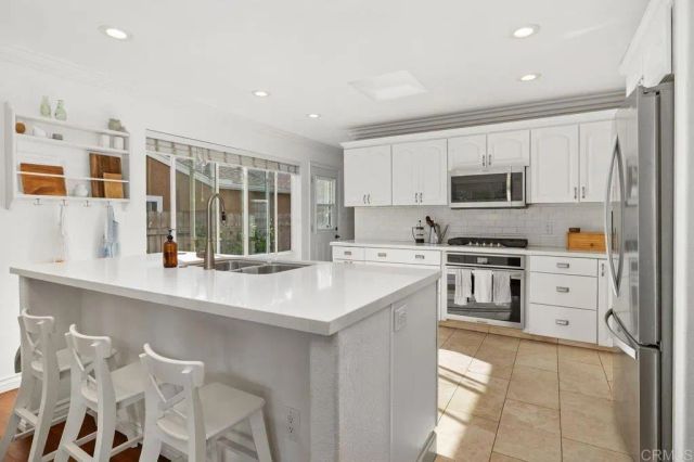 6849 Ballinger Avenue, San Diego, CA 92119