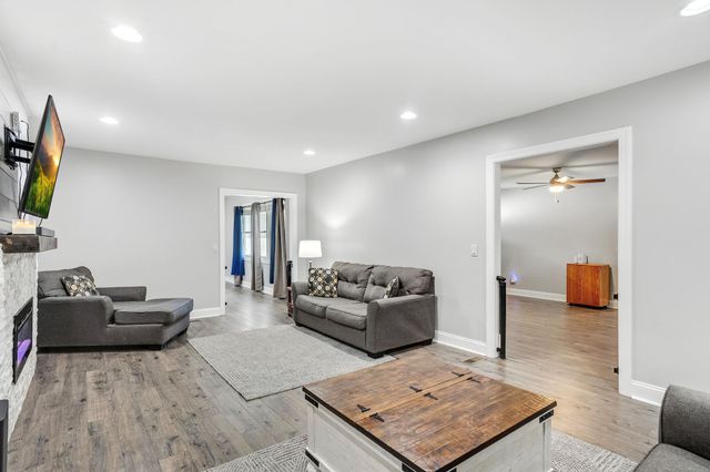 318 Meadow Dr, Shelbyville, TN 37160