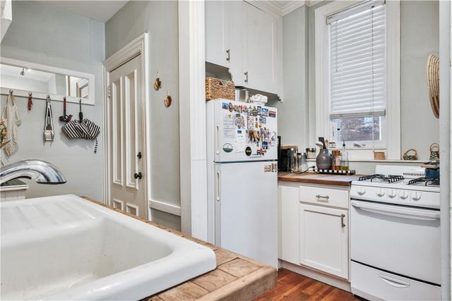 453 Angell Street, Providence, RI 02906