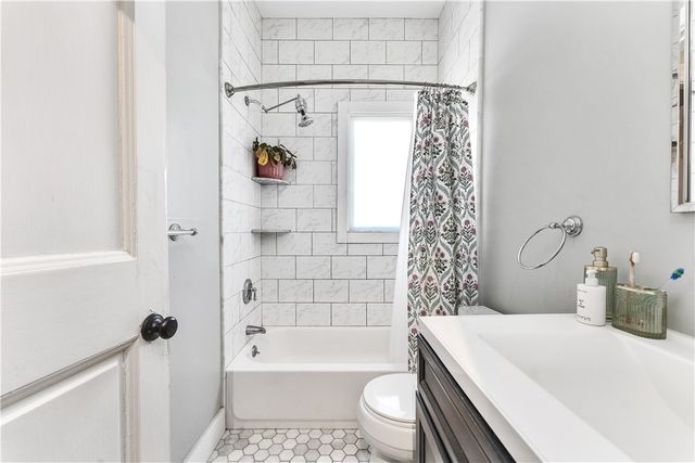 453 Angell Street, Providence, RI 02906