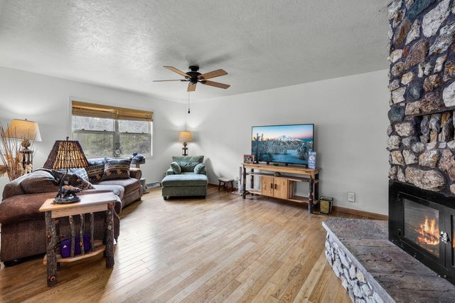 312 Edgewood Drive, Canyon City, OR 97820