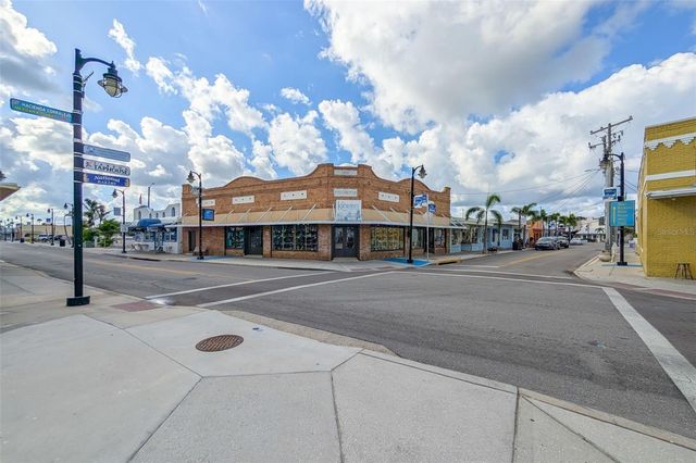 1472 BAY VIEW STREET, Tarpon Springs, FL 34689